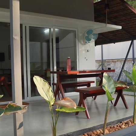 Blue Lake Villa Колам Екстериор снимка